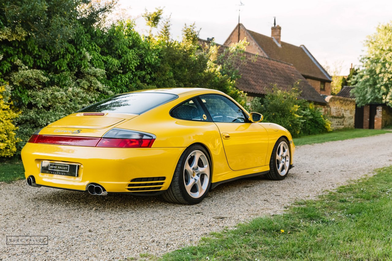 Порше carrera 4s